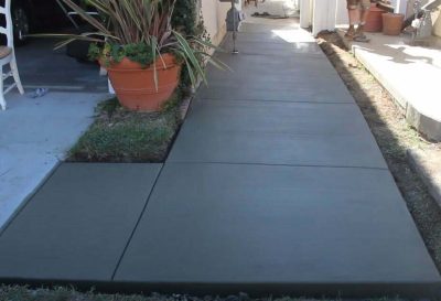 Concrete contractors in San Antonio build a sidewalk